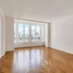 Rent 6 bedroom apartment of 203 m² in Paris