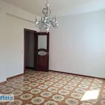 Affitto 4 camera appartamento di 124 m² in Catania