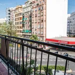 Rent a room of 150 m² in valencia