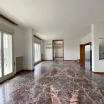 Rent 5 bedroom house of 253 m² in Treviso