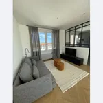 Rent 2 bedroom apartment of 52 m² in Lyon