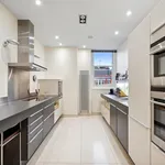 Rent 3 bedroom flat of 146 m² in London