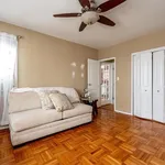 Rent 1 bedroom apartment of 900 m² in Bronx