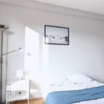  appartement avec 4 chambre(s) en location à Paris