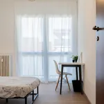 Rent 6 bedroom apartment in Milan