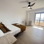 Rent a room of 150 m² in valencia