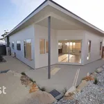 Rent 2 bedroom house in Opossum Bay