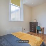 Rent 4 bedroom flat in Scotland