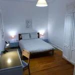 Rent a room of 210 m² in lisbon