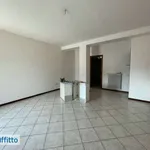 Affitto 5 camera appartamento di 95 m² in Laveno-Mombello