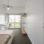 Rent a room of 300 m² in Lisboa