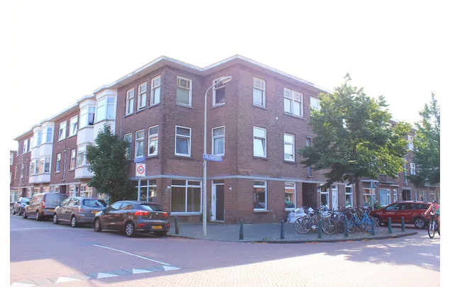 Huur 3 slaapkamer appartement van 63 m² in Laakkwartier-West