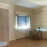 Affitto 4 camera appartamento di 110 m² in Palermo