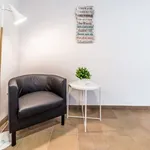 Rent a room of 85 m² in valencia