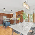 Rent 10 bedroom house in Montreal