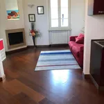 Rent 1 bedroom apartment of 65 m² in pietrasanta