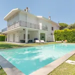 Rent 5 bedroom house of 320 m² in Roma