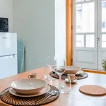 Rent 1 bedroom apartment of 40 m² in Porto