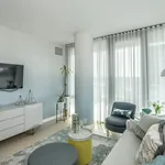 Rent 2 bedroom apartment of 103 m² in Queens