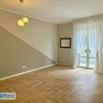 Rent 3 bedroom apartment of 82 m² in Milan