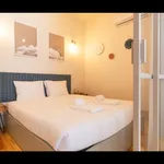 Rent 1 bedroom apartment of 44 m² in Porto