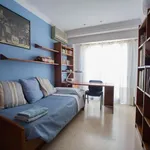 Rent a room of 140 m² in valencia