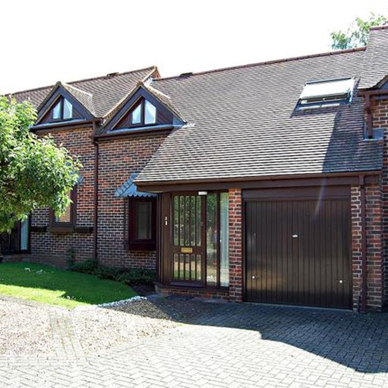 Terraced house to rent in Jolliffe Court, Hylton Road, Petersfield GU32