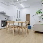 Rent a room of 80 m² in valencia