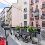 Rent a room of 130 m² in madrid