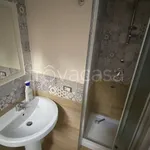 Affitto 5 camera appartamento di 102 m² in Napoli