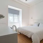 Rent a room of 210 m² in lisbon