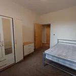 Rent 2 bedroom flat in Leicester