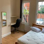 Rent 4 bedroom flat in West Midlands