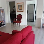 Rent a room of 150 m² in Carnaxide