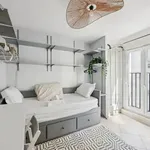 Rent 1 bedroom apartment of 10 m² in Paris