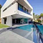 Rent 5 bedroom house of 500 m² in Cascais