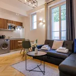 Appartement de 248 m² avec 1 chambre(s) en location à Paris