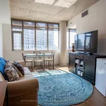 Appartement de 387 m² avec 1 chambre(s) en location à Toronto (Moss Park)