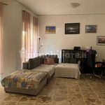 Affitto 2 camera appartamento di 98 m² in Palermo