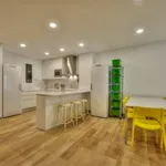 Rent 4 bedroom apartment in Barcelona