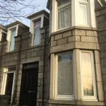 Rent 4 bedroom flat in Scotland