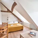 Appartement de 301 m² avec 1 chambre(s) en location à Paris