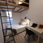 Rent 4 bedroom apartment in Valencia