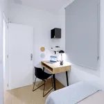 Rent 5 bedroom apartment in Valencia