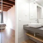 Rent 3 bedroom apartment in Barcelona