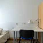 Rent 4 bedroom apartment in Valencia