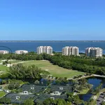 Rent 2 bedroom apartment of 131 m² in Sarasota