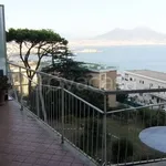 Affitto 5 camera appartamento di 130 m² in Napoli