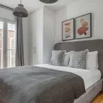 Rent 4 bedroom apartment of 76 m² in Barcelona