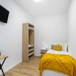 Rent a room of 150 m² in lisbon